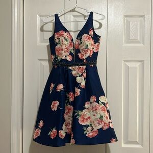 Sherri Hill Floral Beaded Waist V Neck Homecoming/ Party Dress Size 4